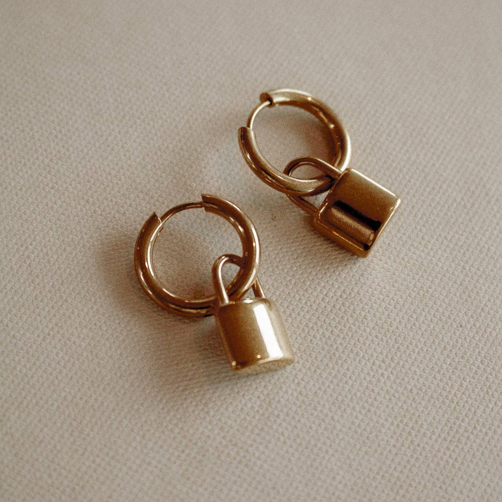 lock huggies