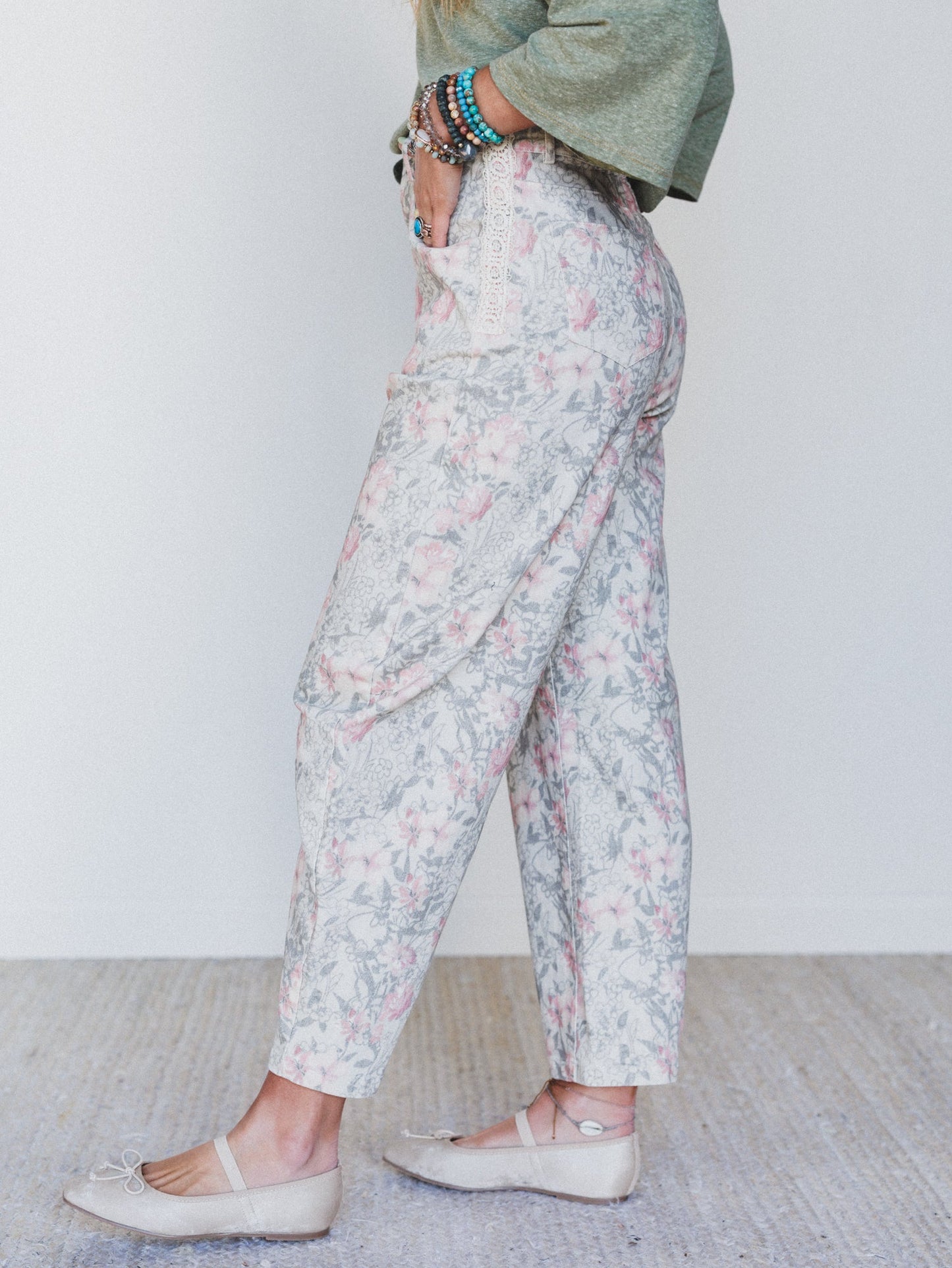 Antoinette Barrel Jeans - Khaki Floral