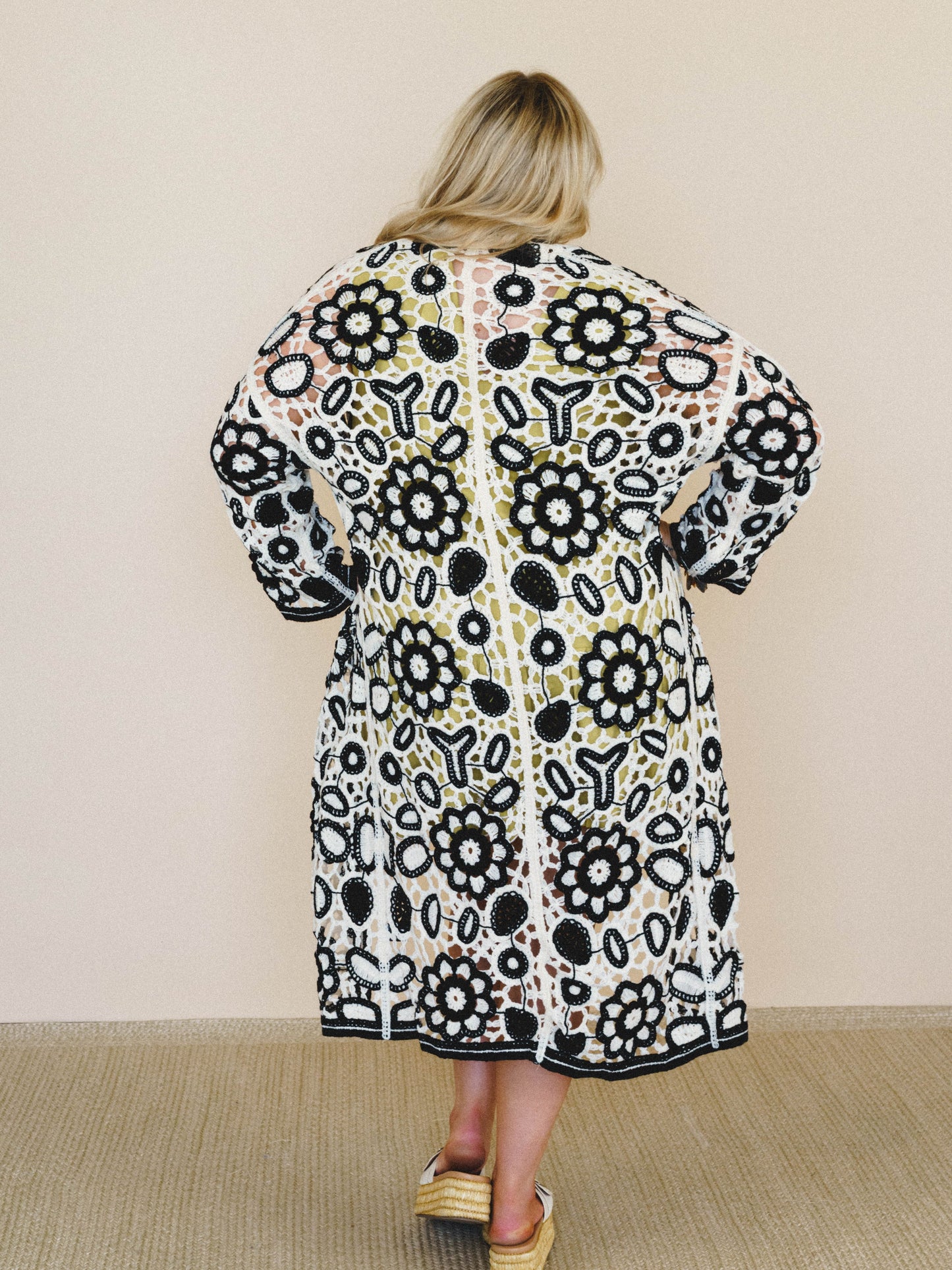 Floral Mood Duster - Black